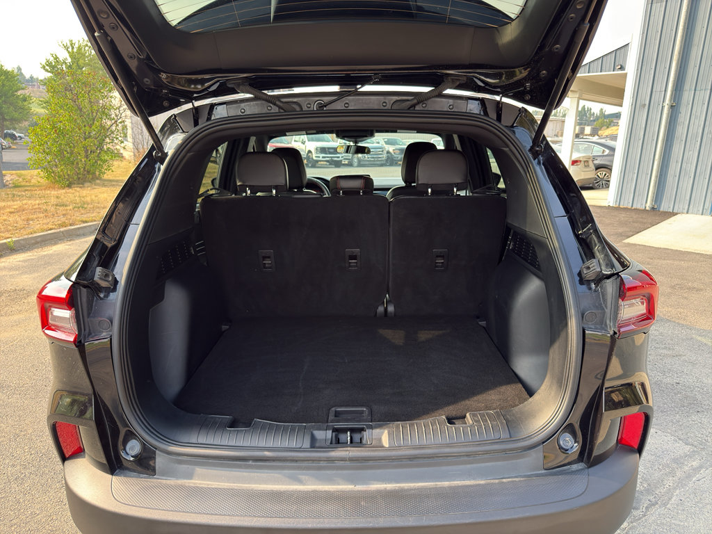 Certified 2025 Ford Escape Platinum AWD/4WD image 10
