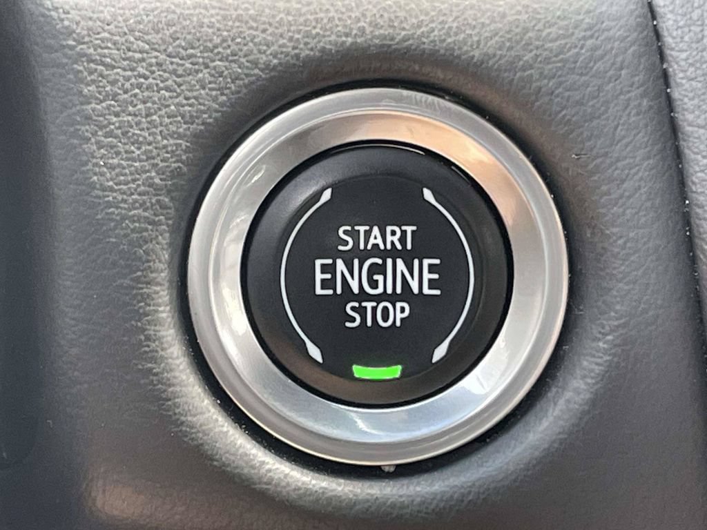 Used 2023 GMC Yukon SLT AWD/4WD image 24