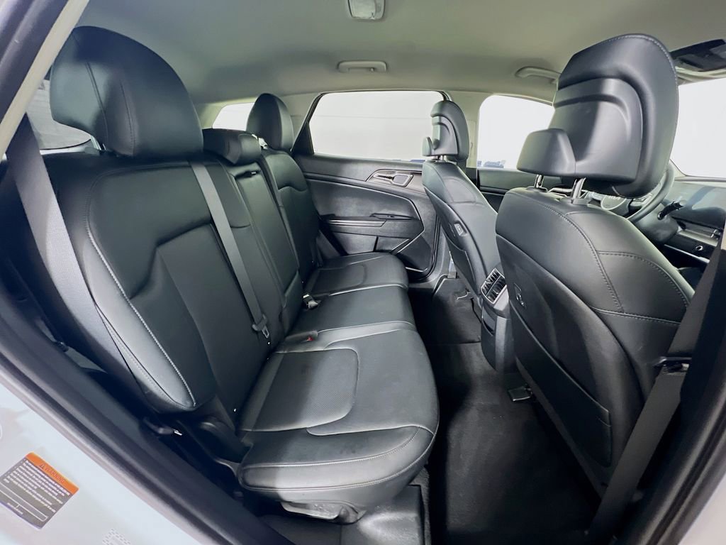 Used 2023 Kia Sportage EX image 31