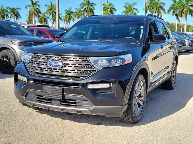 Certified 2023 Ford Explorer XLT w/ Equipment Group 202A RWD image 3