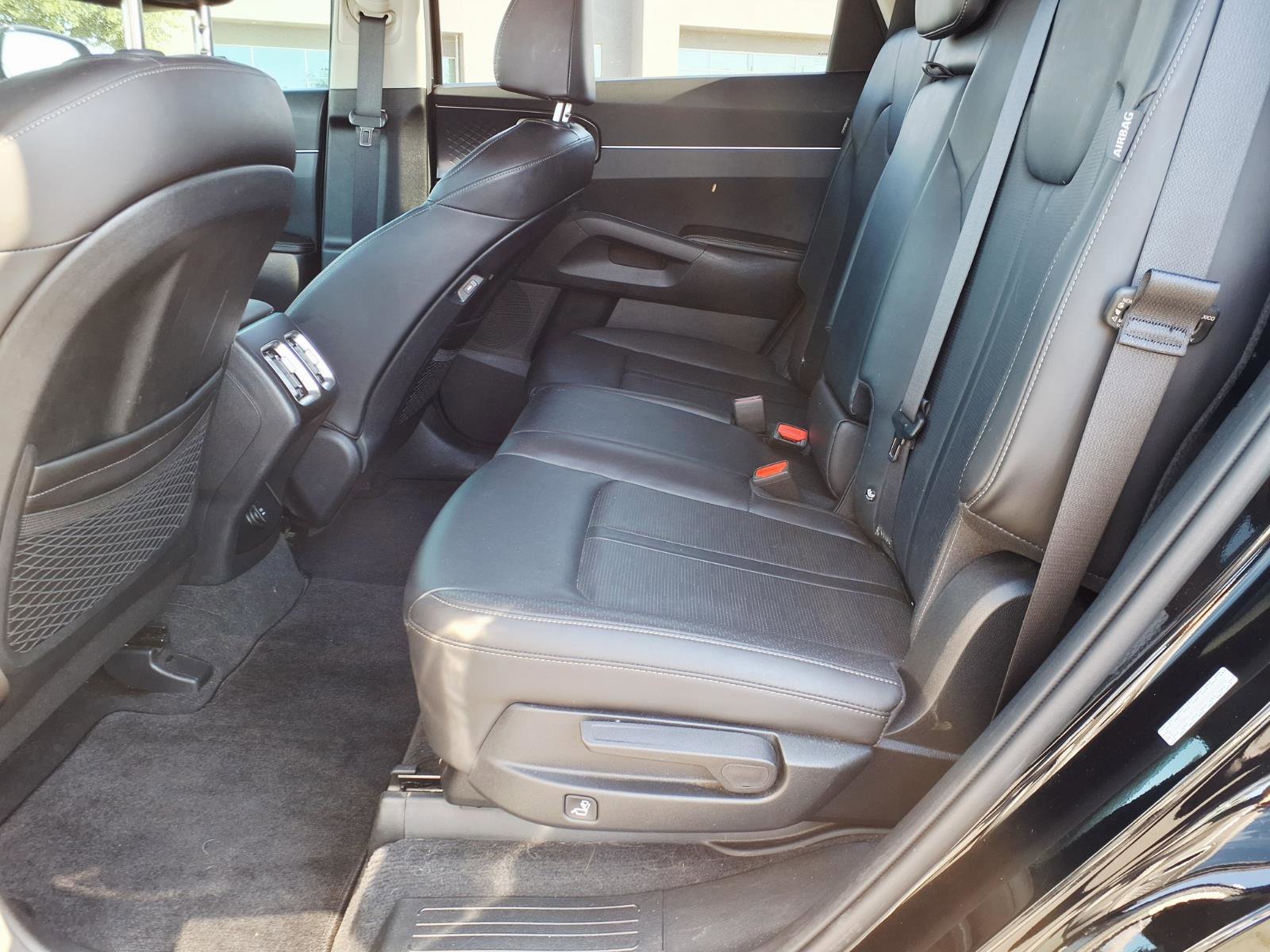 Used 2024 Kia Sorento S image 18