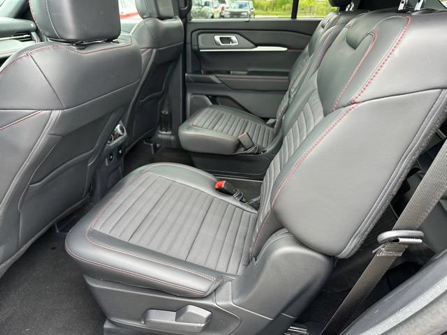 Certified 2025 Ford Explorer ST-Line w/ Premium Package AWD/4WD image 16