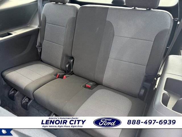 Used 2023 Chevrolet Traverse LT FWD image 12