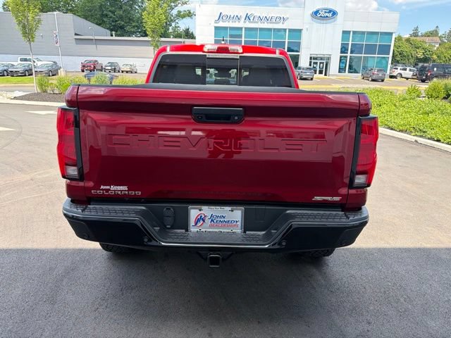 Used 2025 Chevrolet Colorado ZR2 w/ Technology Package AWD/4WD image 5
