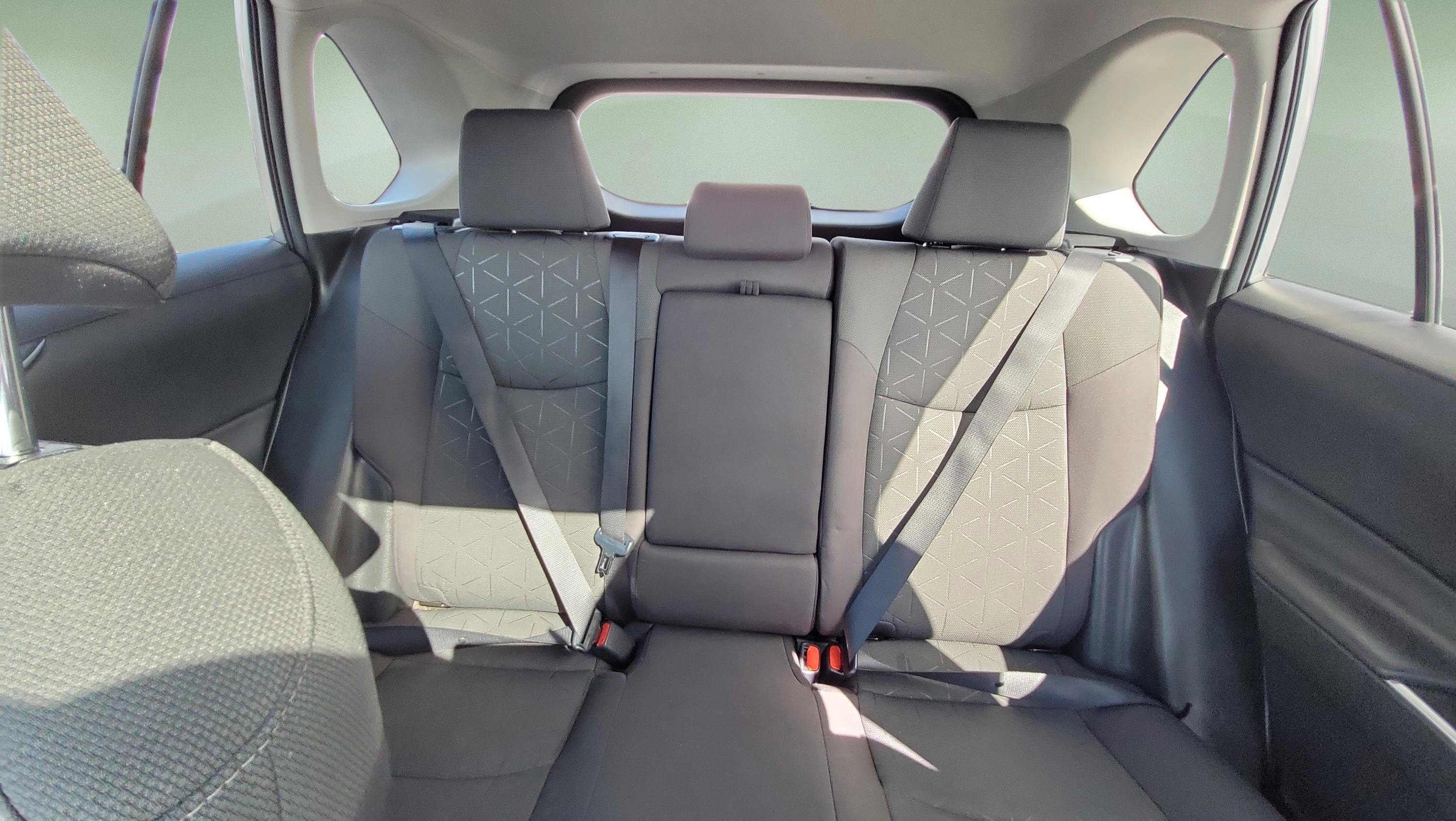 Used 2021 Toyota RAV4 XLE w/ Convenience Package AWD/4WD image 18