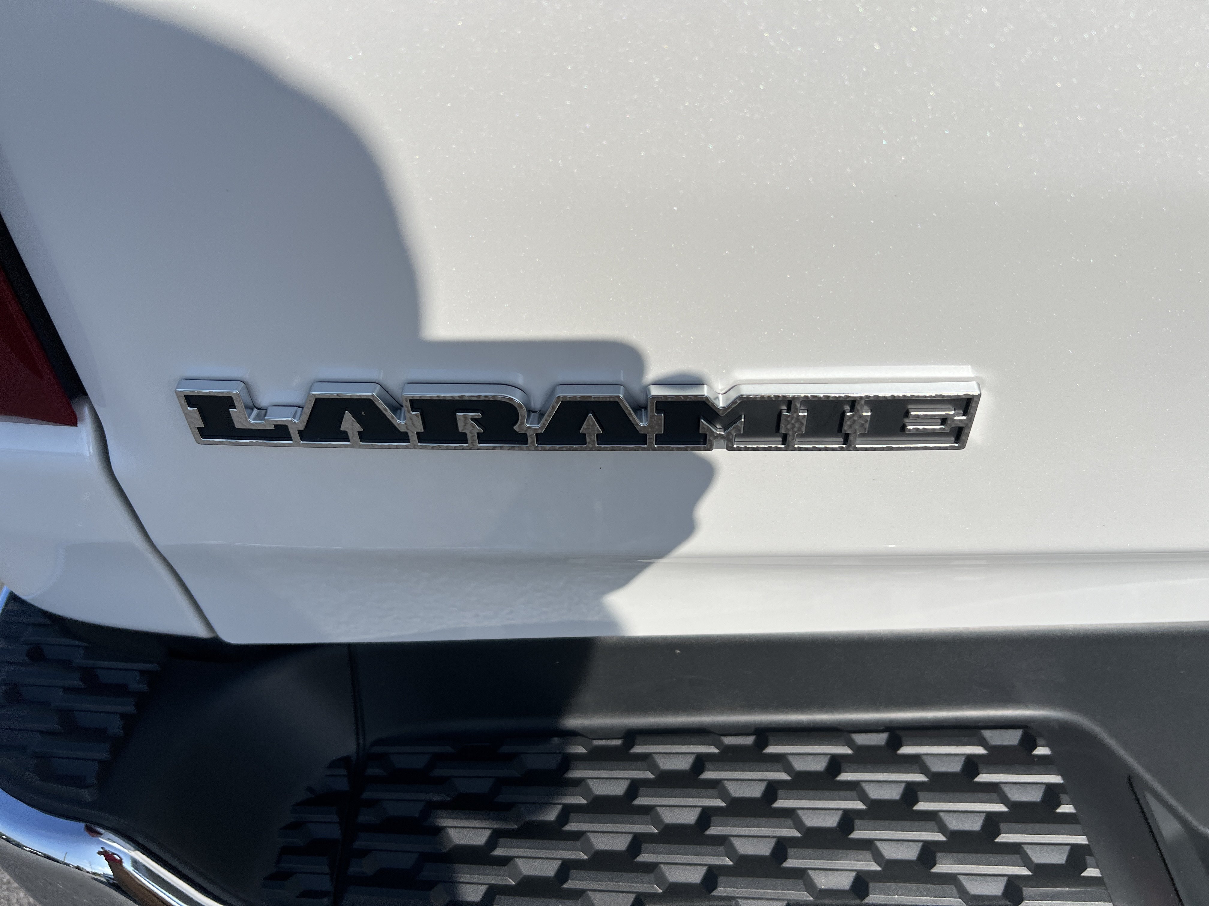 Used 2025 RAM 1500 Laramie AWD/4WD image 8
