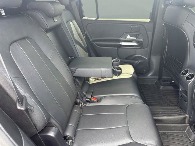 Used 2025 Mercedes-Benz GLB 250 4MATIC image 16