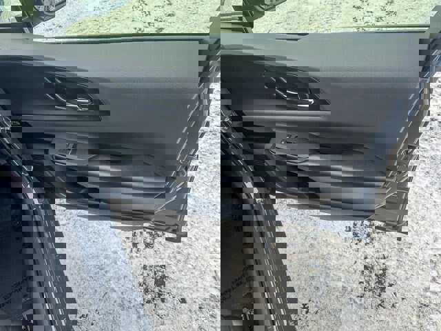 Used 2025 Toyota Prius XLE image 27