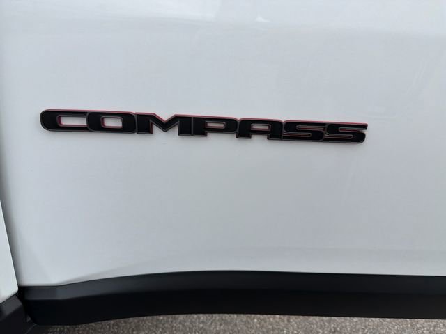 Used 2022 Jeep Compass Trailhawk w/ Trailhawk Convenience Group AWD/4WD image 36