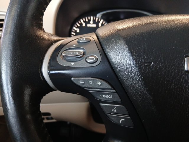 Used 2020 Nissan Pathfinder Platinum FWD image 6
