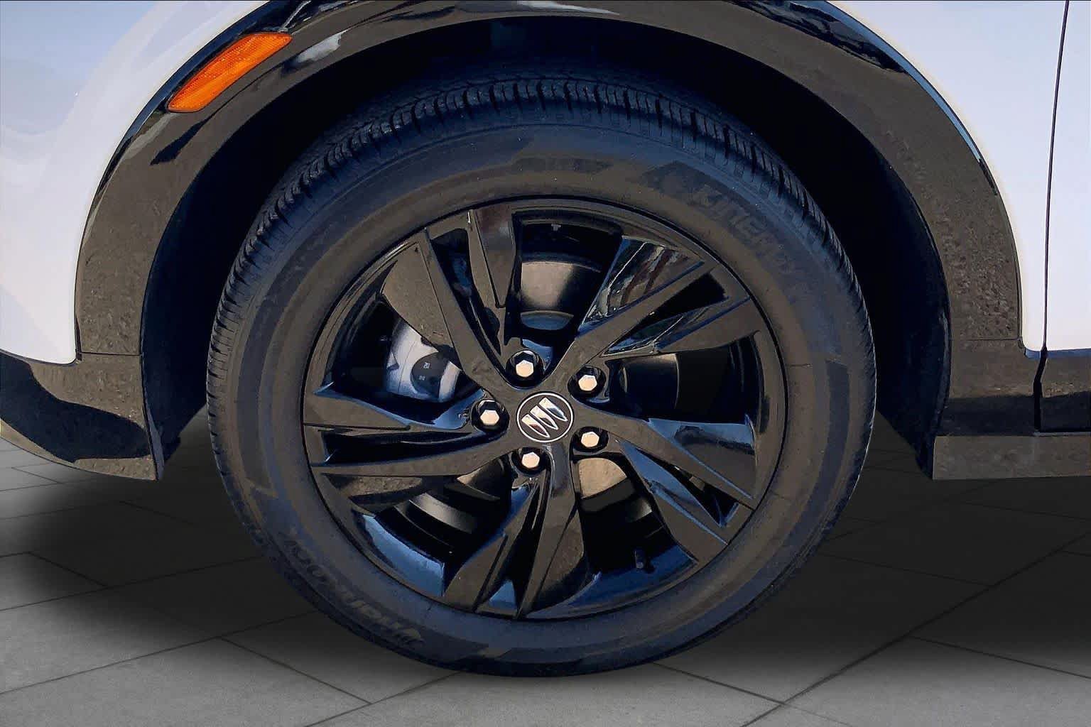 Used 2025 Buick Encore GX Sport Touring w/ Advanced Technology Package FWD image 10