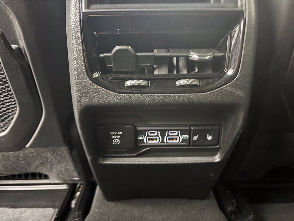 Used 2024 Jeep Grand Cherokee Limited AWD/4WD image 38