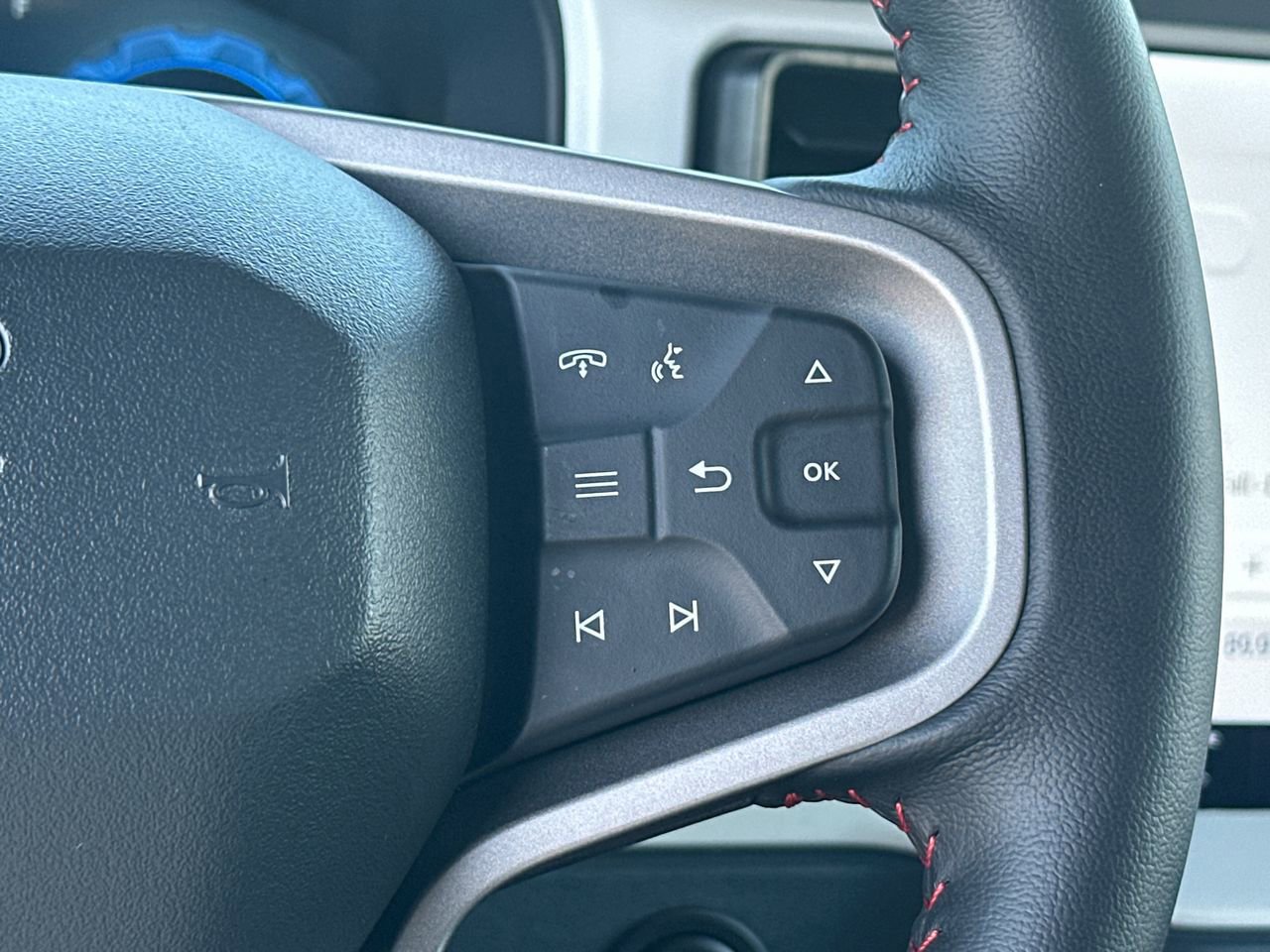 Certified 2025 Ford Bronco Heritage Edition image 27