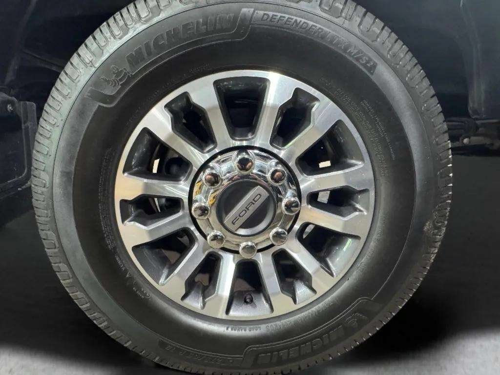 Certified 2021 Ford F250 Lariat w/ Lariat Ultimate Package AWD/4WD image 32