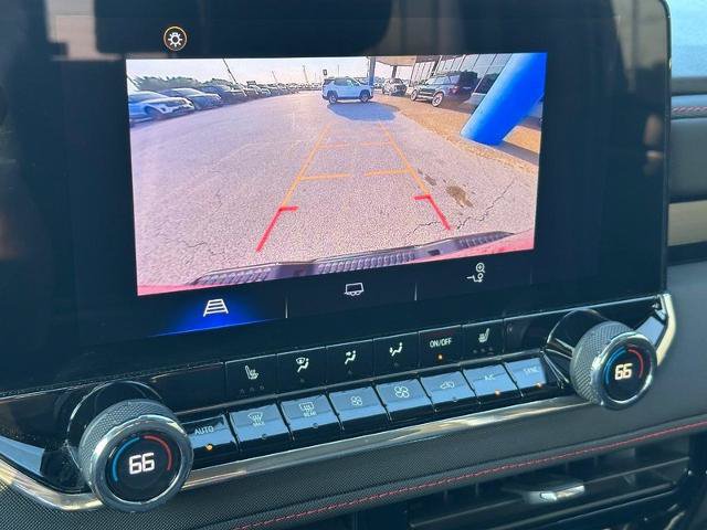 Used 2023 Chevrolet Colorado Z71 w/ Z71 Convenience Package 2 AWD/4WD image 17
