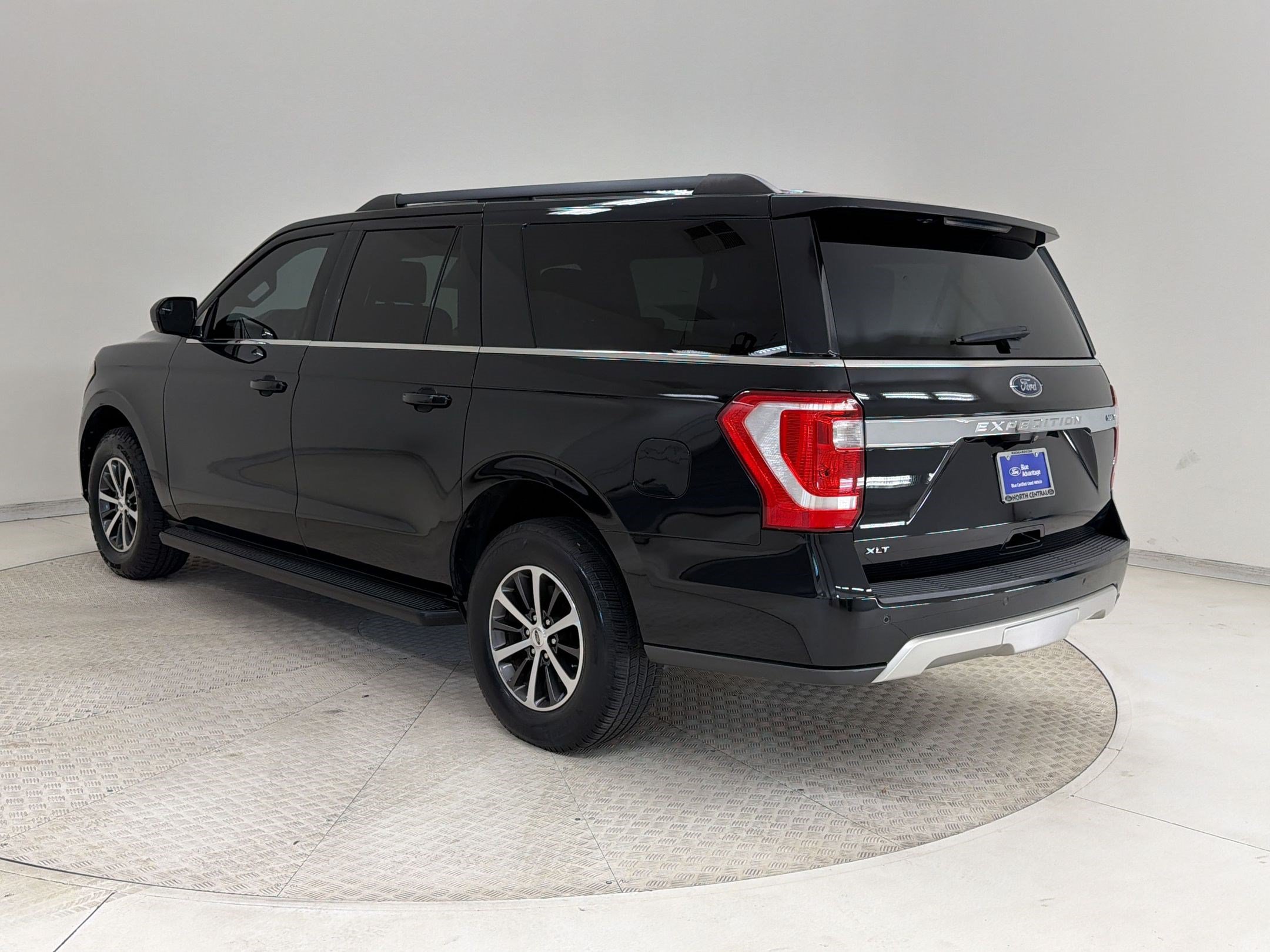 Certified 2019 Ford Expedition Max XLT RWD image 3