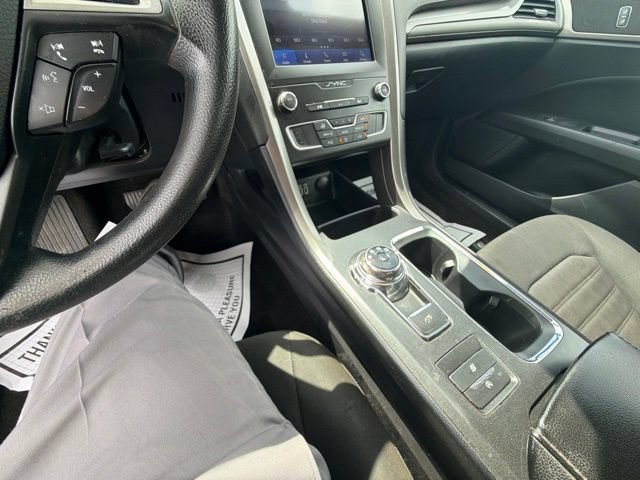 Certified 2020 Ford Fusion SE FWD image 32