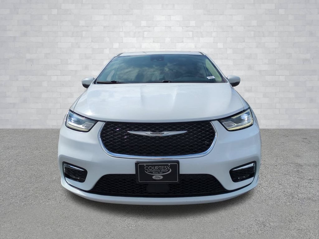 Used 2023 Chrysler Pacifica Touring-L FWD image 11