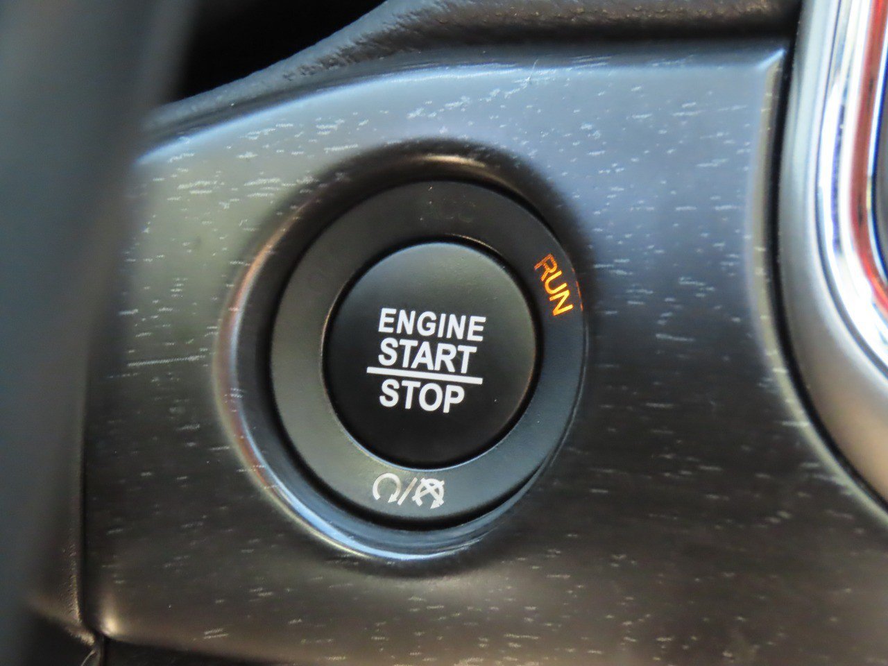 Used 2018 Jeep Grand Cherokee Altitude AWD/4WD image 30