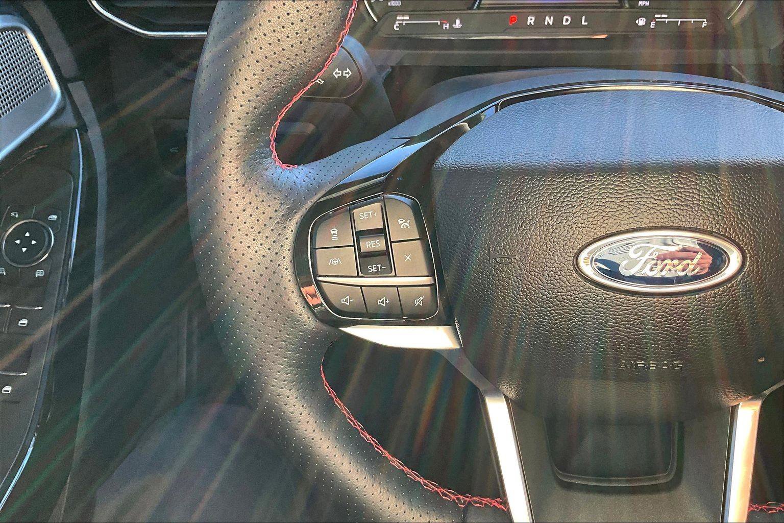 Certified 2023 Ford Explorer ST-Line image 9