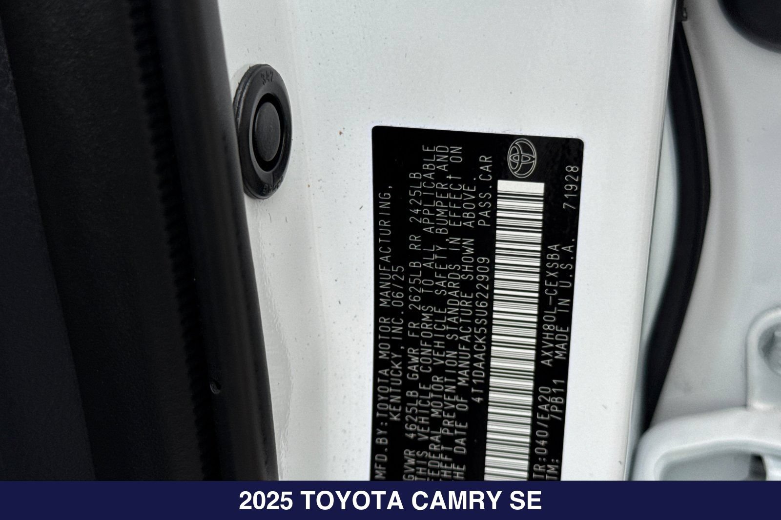 Used 2025 Toyota Camry SE w/ Multimedia Upgrade Package FWD image 32