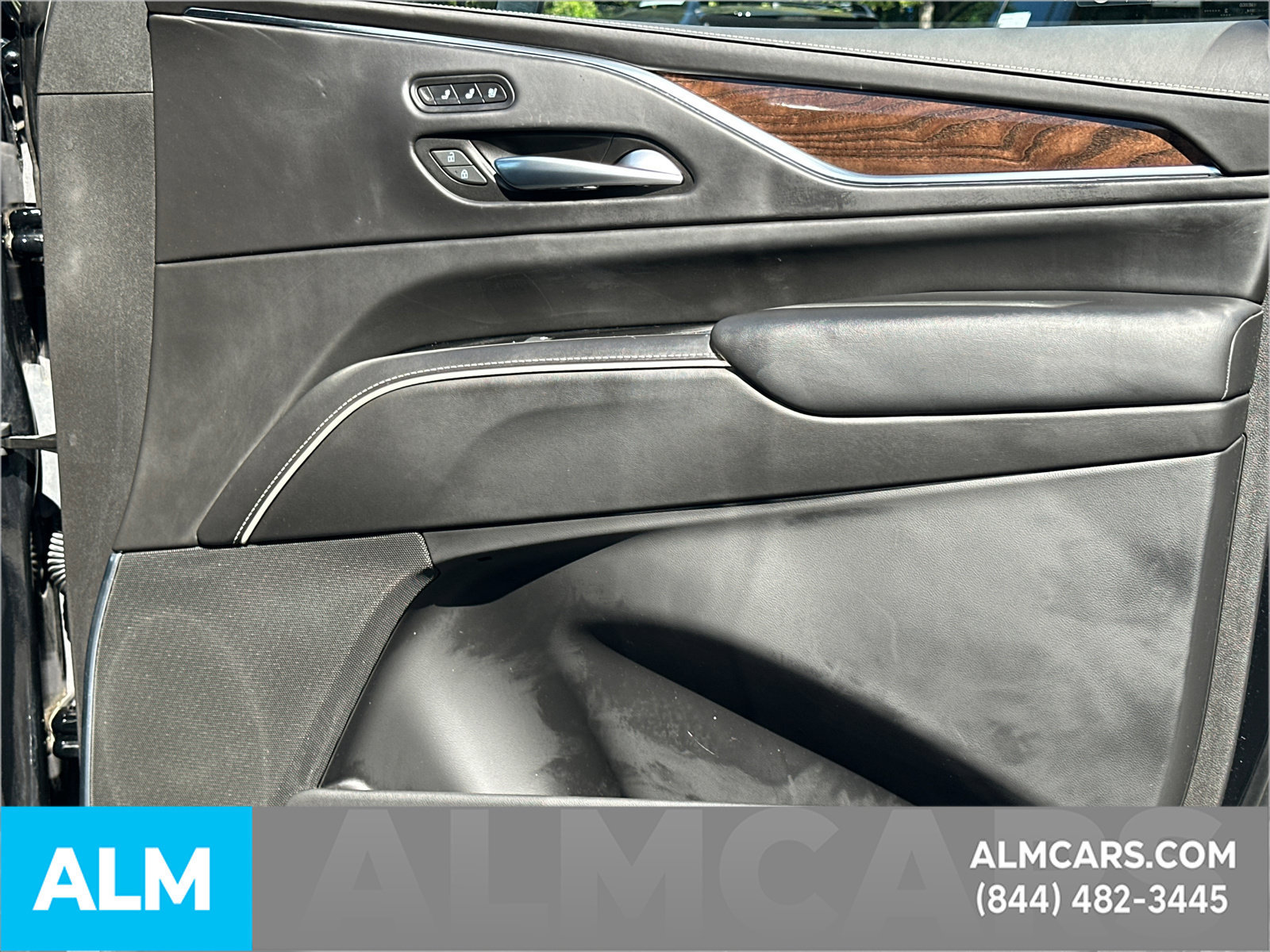 Used 2023 Cadillac Escalade ESV Sport Platinum AWD/4WD image 16