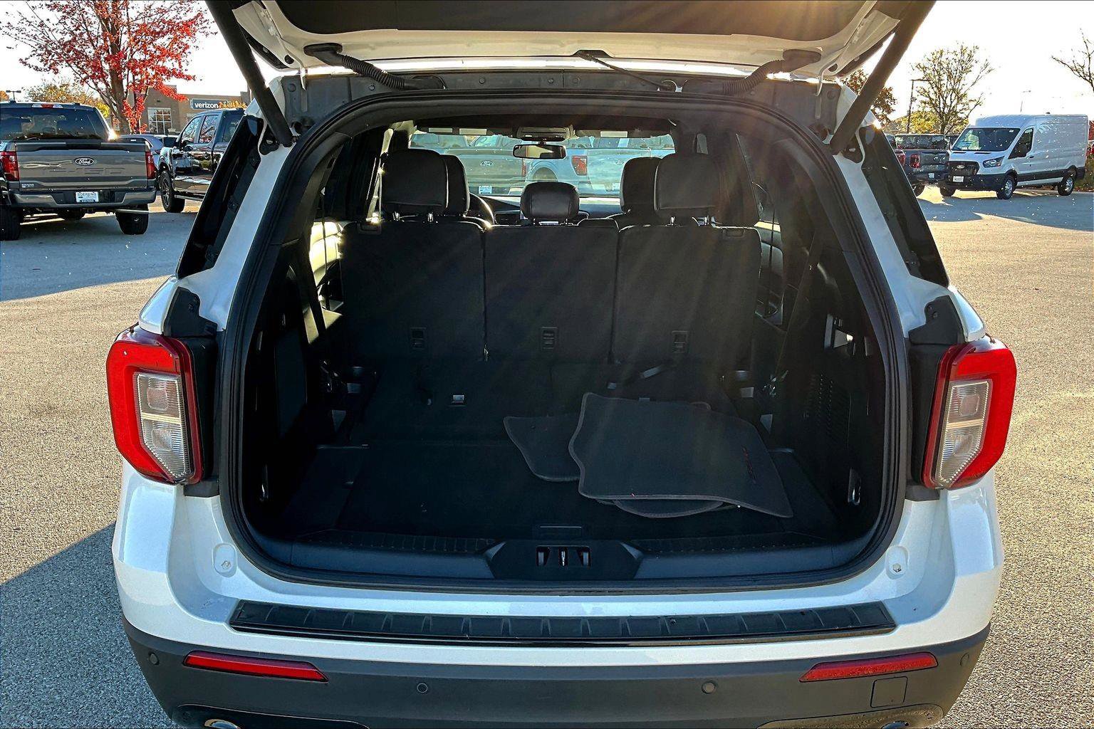 Certified 2023 Ford Explorer ST-Line image 19