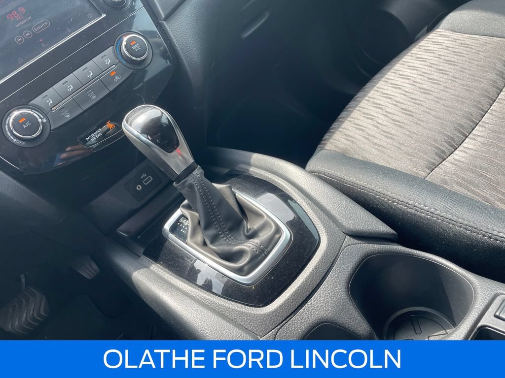 Used 2018 Nissan Rogue SV AWD/4WD image 21