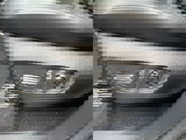 Used 2020 Toyota Highlander XLE image 15