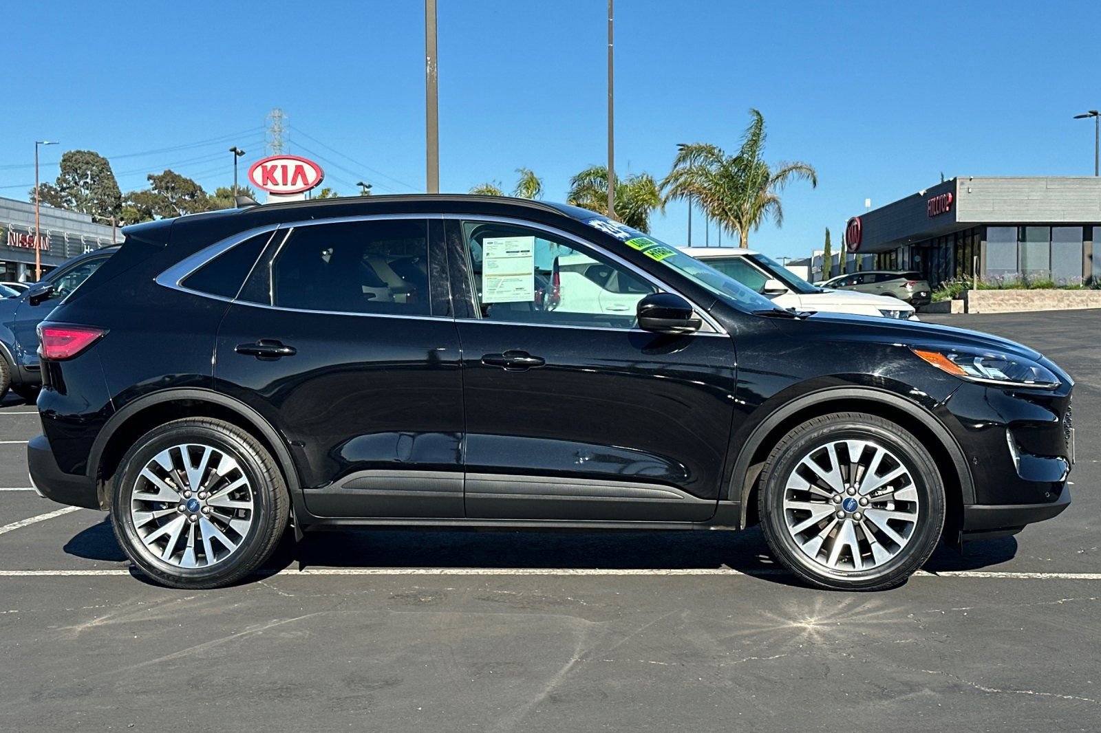 Certified 2022 Ford Escape Titanium w/ Class II Trailer Tow Package image 6