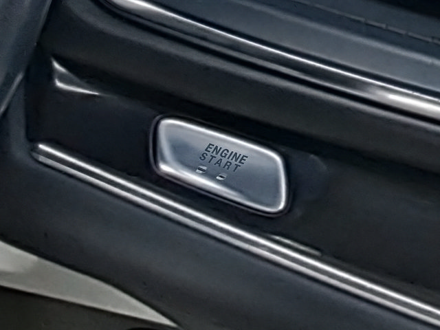 Used 2023 Buick Enclave Essence AWD/4WD image 10