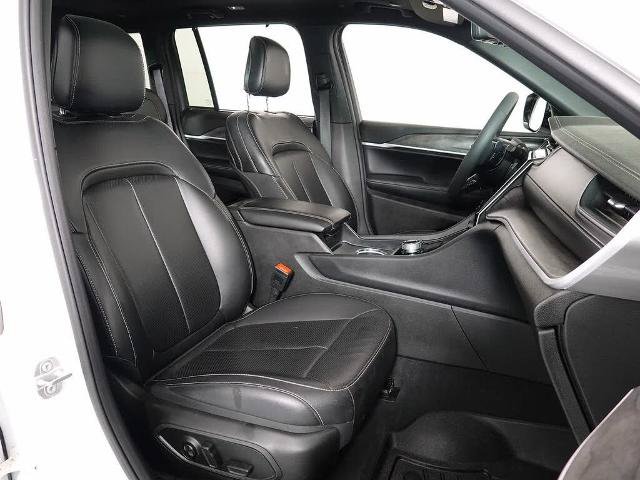Used 2025 Jeep Grand Cherokee Limited w/ Luxury Tech Group II AWD/4WD image 15