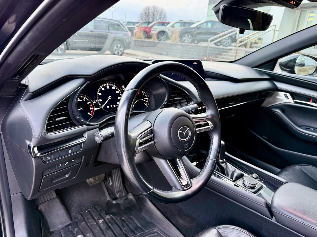 Used 2020 MAZDA MAZDA3 Premium image 10