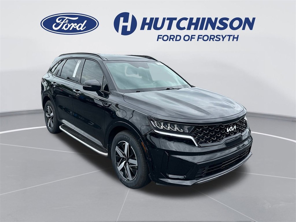 Used 2023 Kia Sorento S w/ Panoramic Sunroof Package