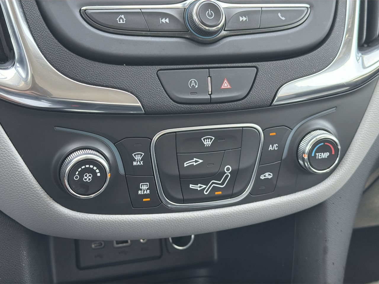 Used 2024 Chevrolet Equinox LS FWD image 22