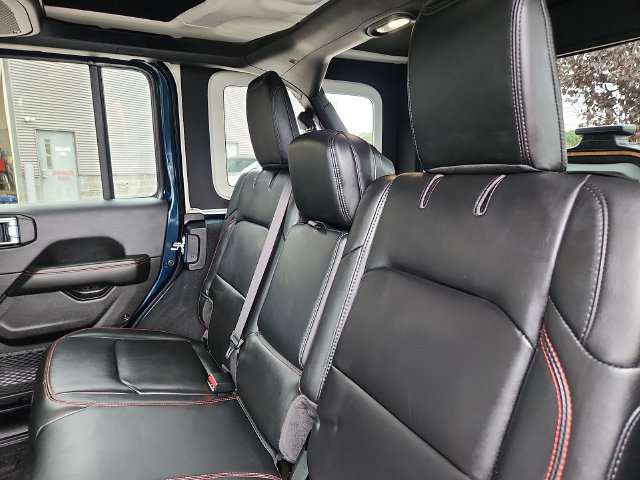 Used 2025 Jeep Wrangler Unlimited Rubicon AWD/4WD image 24