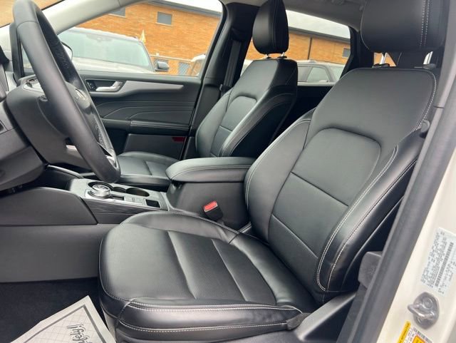 Certified 2024 Ford Escape Platinum AWD/4WD image 18
