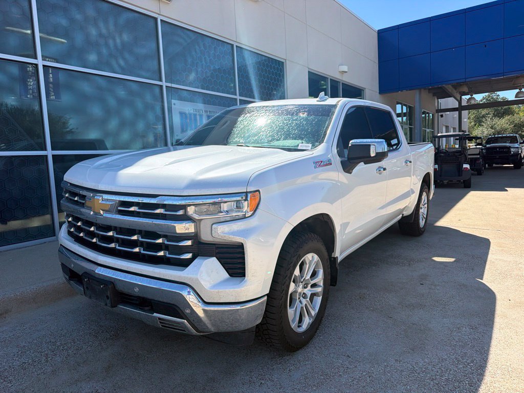 Used 2022 Chevrolet Silverado 1500 LTZ AWD/4WD image 2