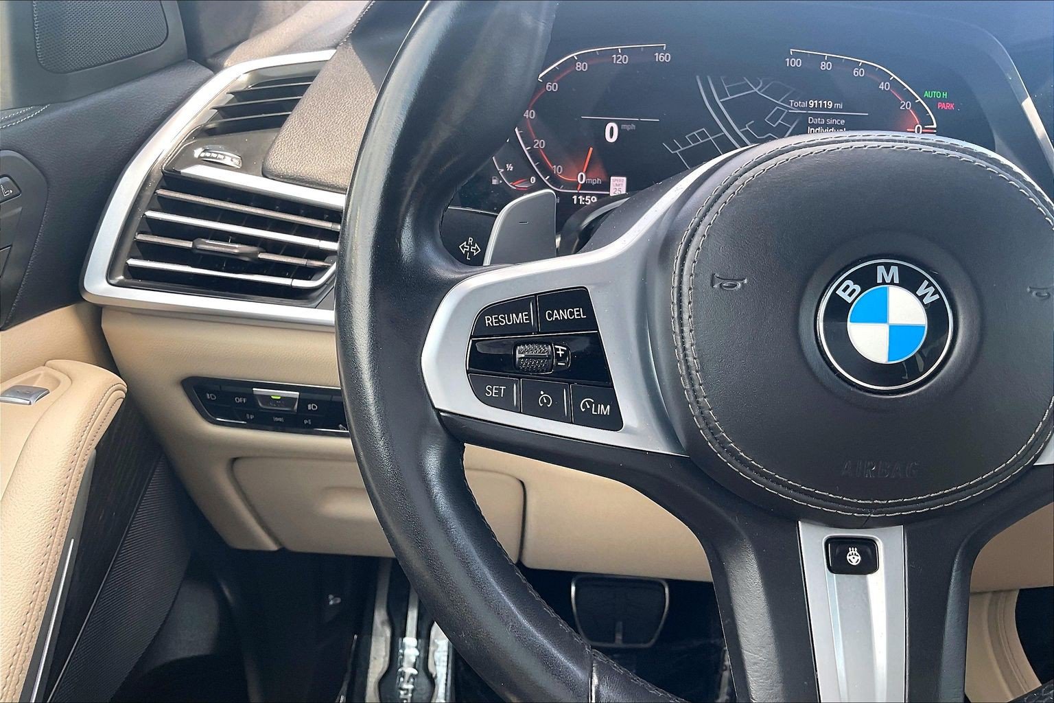 Used 2022 BMW X7 xDrive40i w/ M Sport Package AWD/4WD image 17