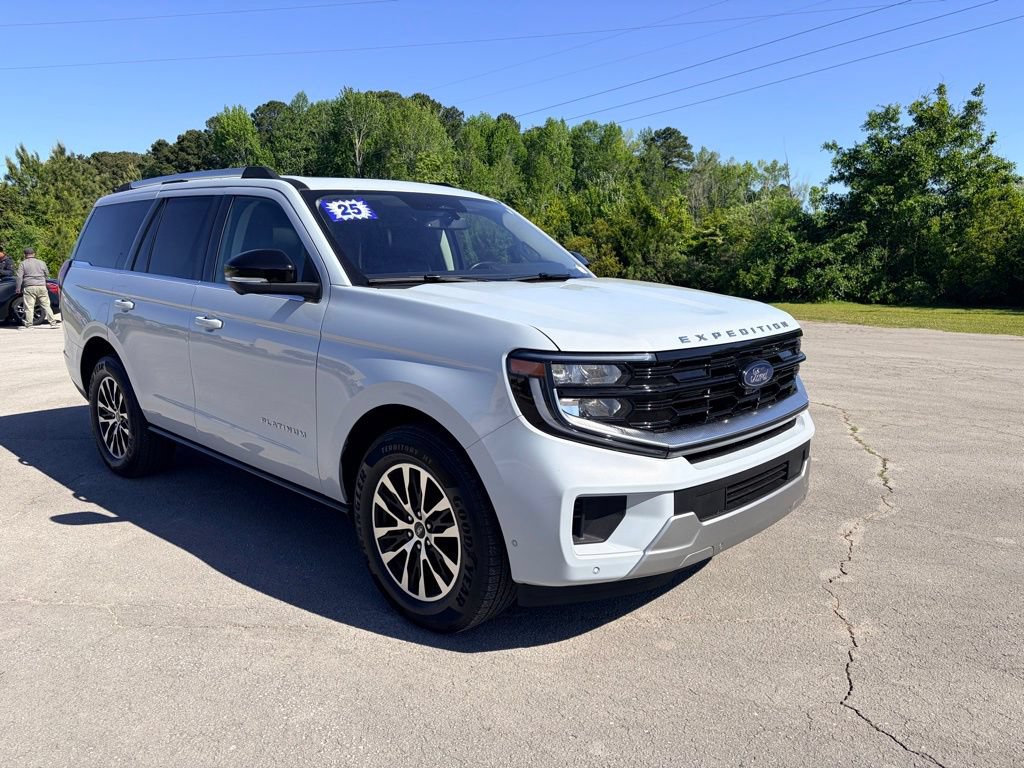 Certified 2025 Ford Expedition Platinum AWD/4WD image 2