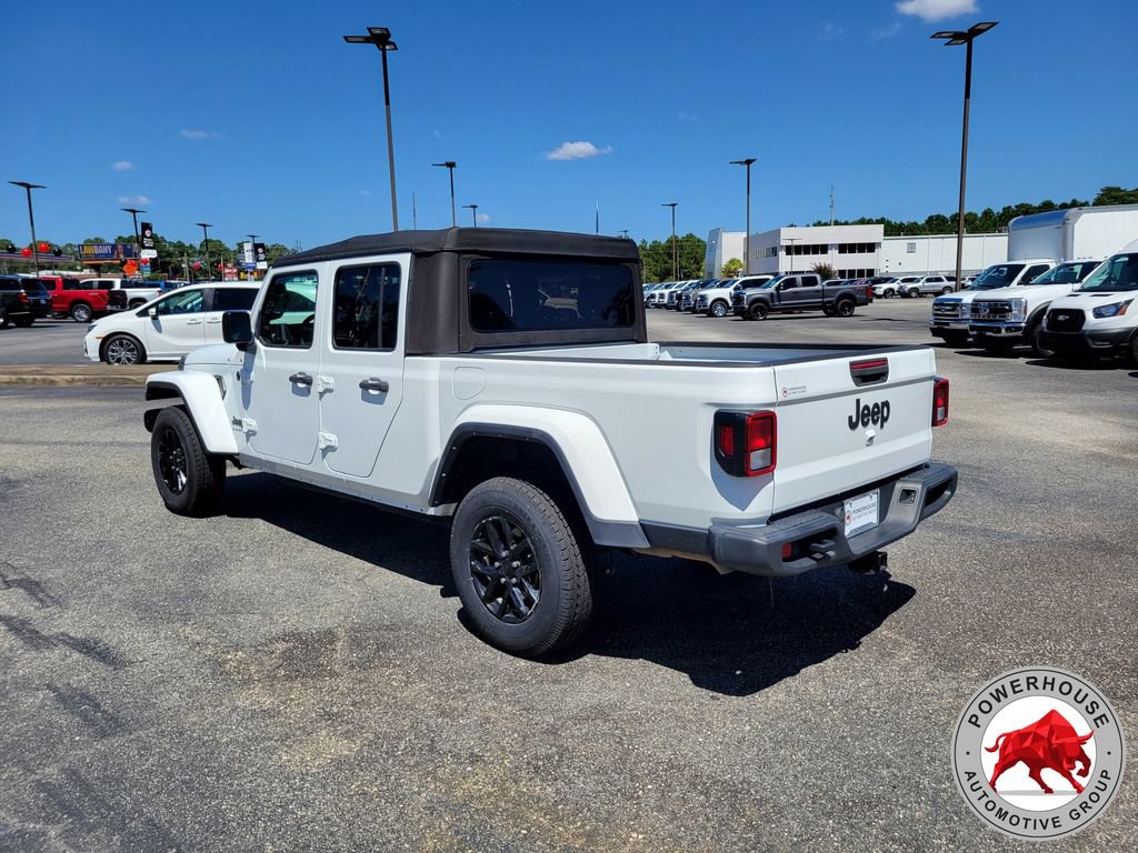 Used 2022 Jeep Gladiator Sport AWD/4WD image 4