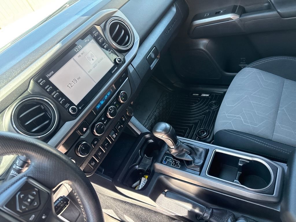 Used 2022 Toyota Tacoma TRD Off-Road w/ Technology Package image 15