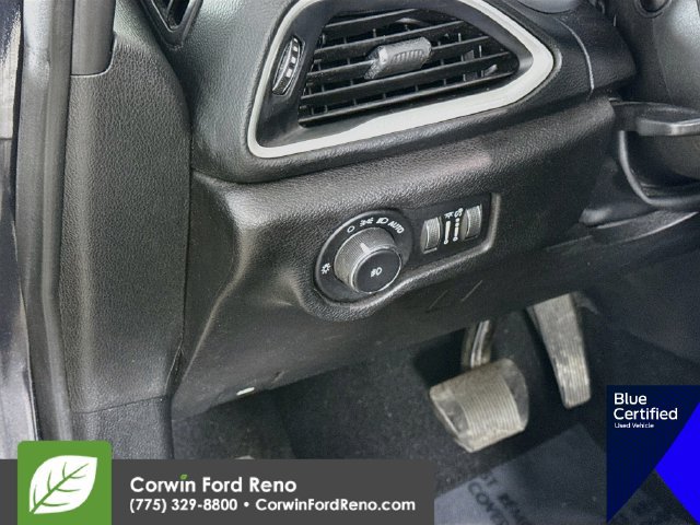 Used 2020 Chrysler Pacifica Touring-L Plus FWD image 14