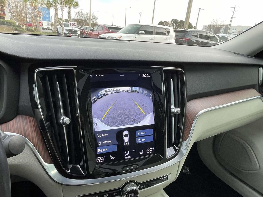 Used 2021 Volvo S60 T5 Momentum w/ Advanced Package image 25