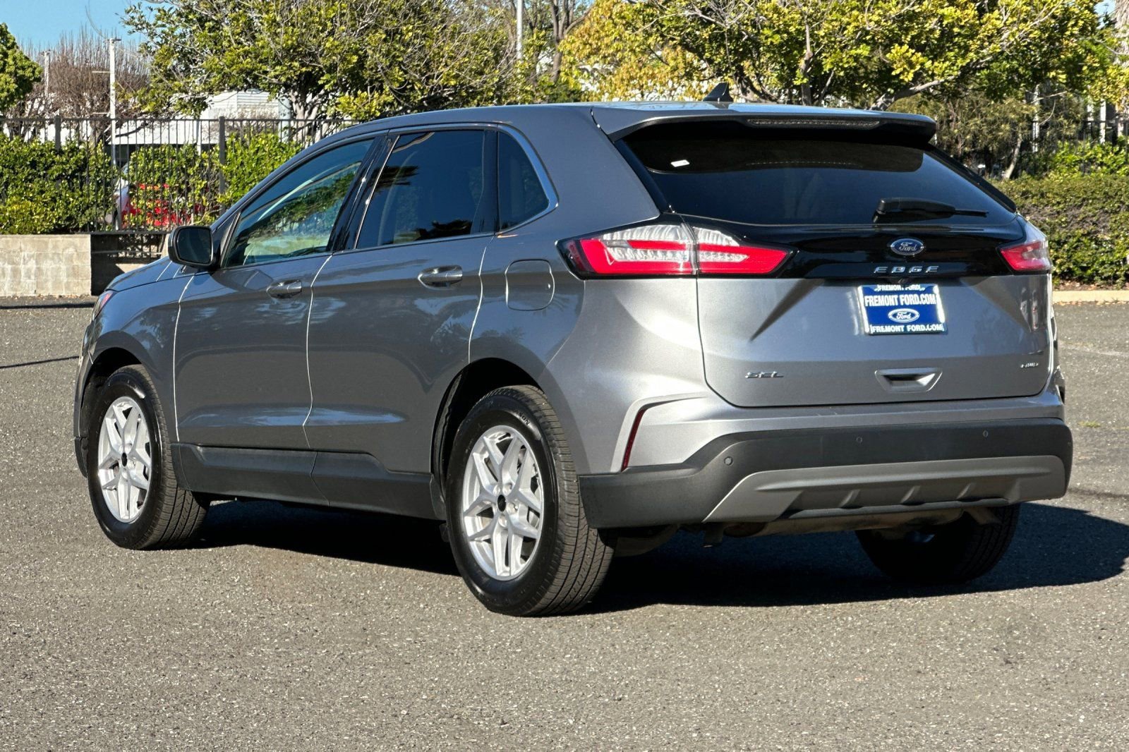 Certified 2024 Ford Edge SEL image 3