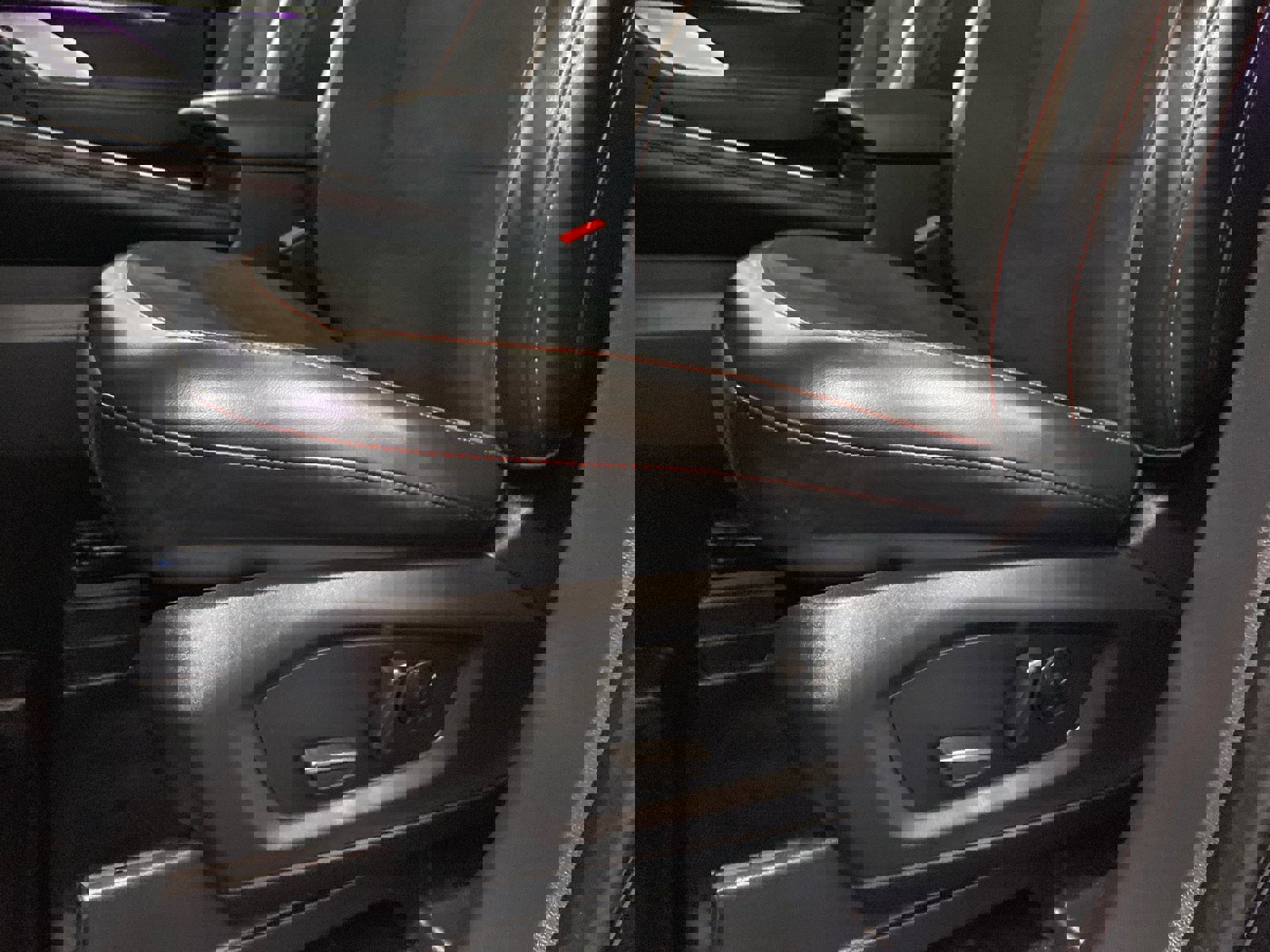 Certified 2025 Ford Explorer ST image 17