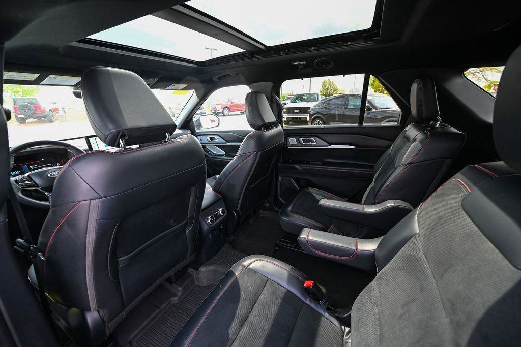 Certified 2025 Ford Explorer ST AWD/4WD image 22