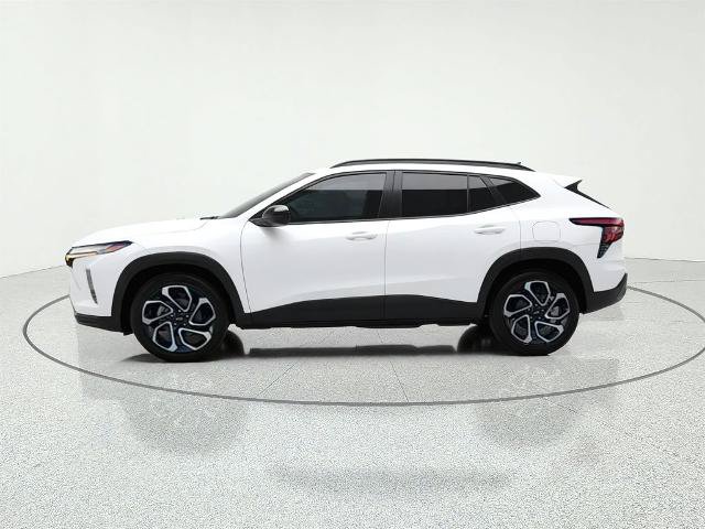 Used 2025 Chevrolet Trax RS w/ Sunroof Package FWD image 4