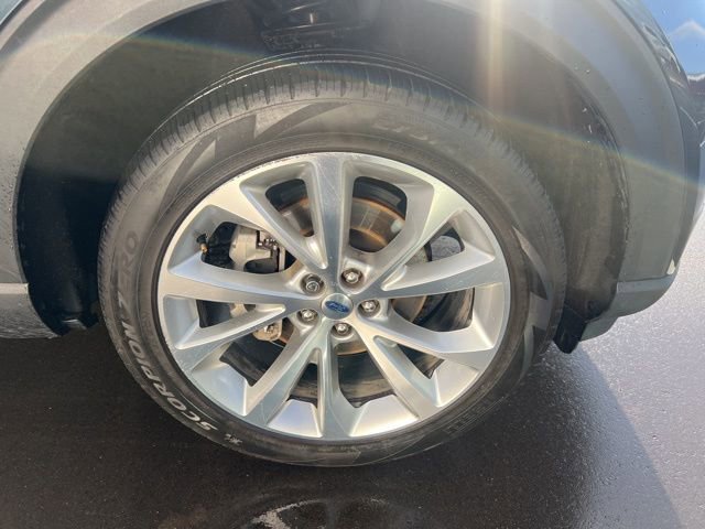 Certified 2022 Ford Explorer Platinum w/ Equipment Group 601A image 9