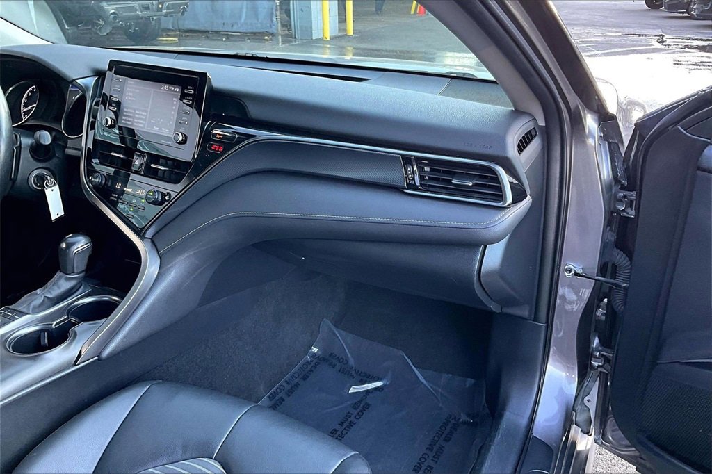 Used 2023 Toyota Camry SE image 15